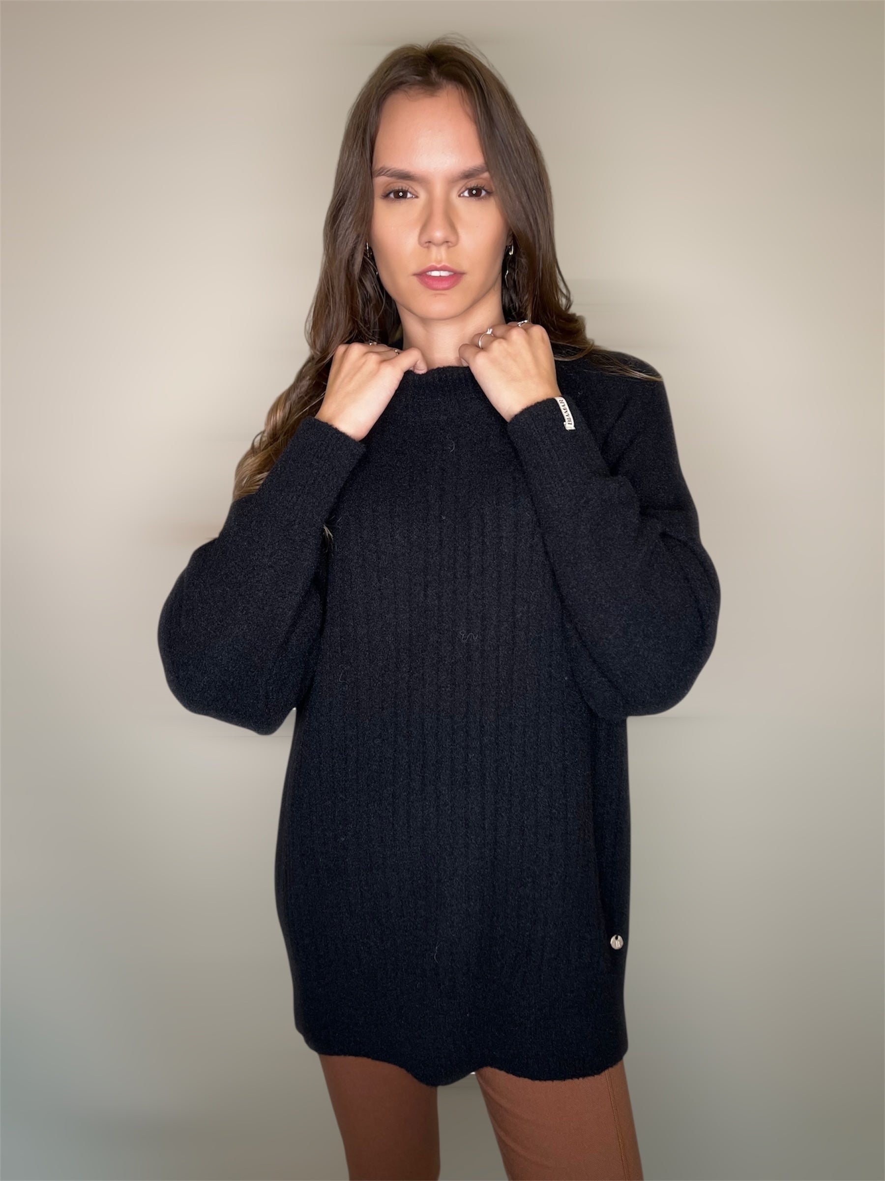 BLUSA FIO PLUMA BIAMAR CANELADA PRETA